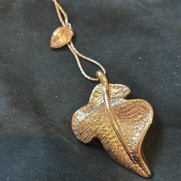 Lisa Robertson adjustable Rose gold look necklace! - Picture 2 of 3